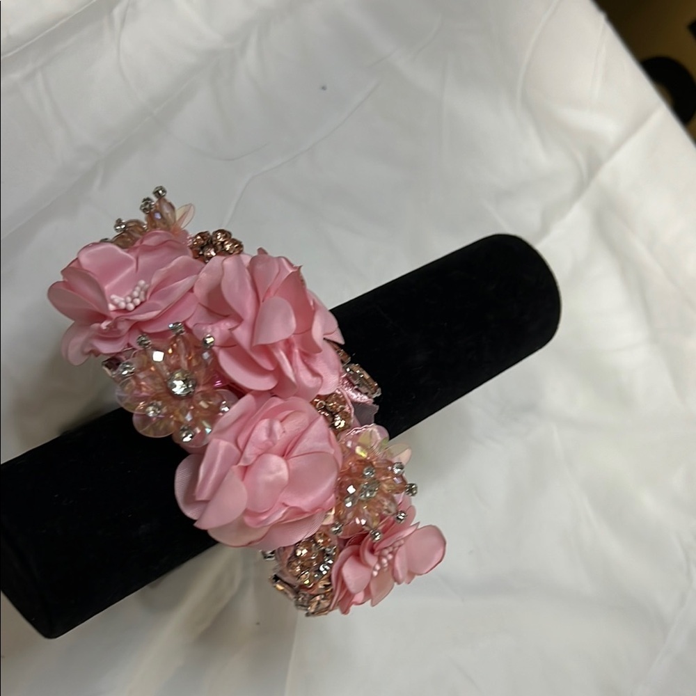 Elegant Pink Floral Headband - Picture 3 of 7
